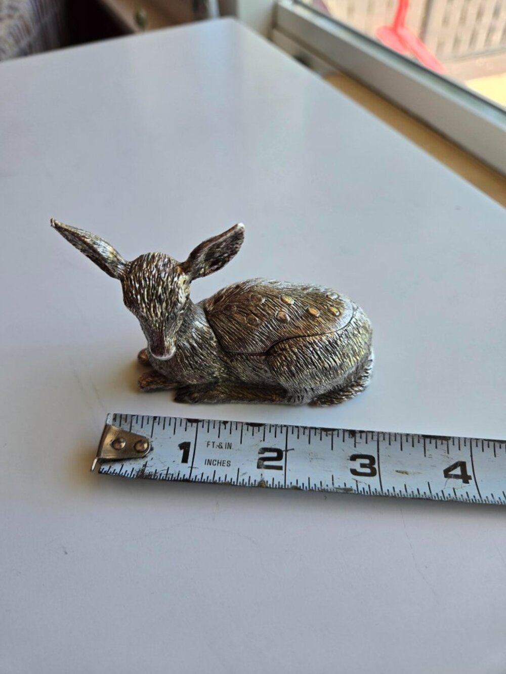 Lunt USA E.P. pewter sitting deer
